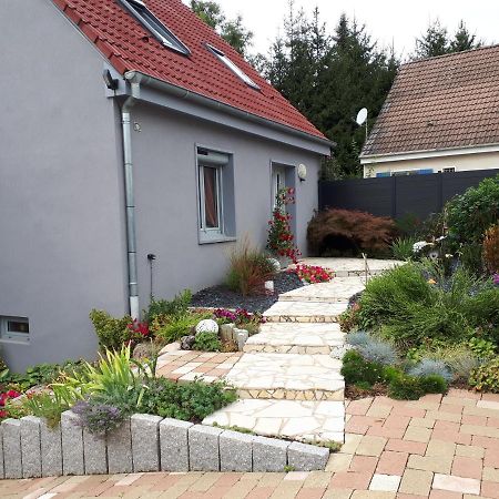 Gite Terre D'Helene 4 A 5 Pers Proche Strasbourg 42 M2, 3 Etoiles, Wifi, Paisible, Jardin, Proche Commerces,16 Atouts, Animaux Acceptes Berstett Exterior foto